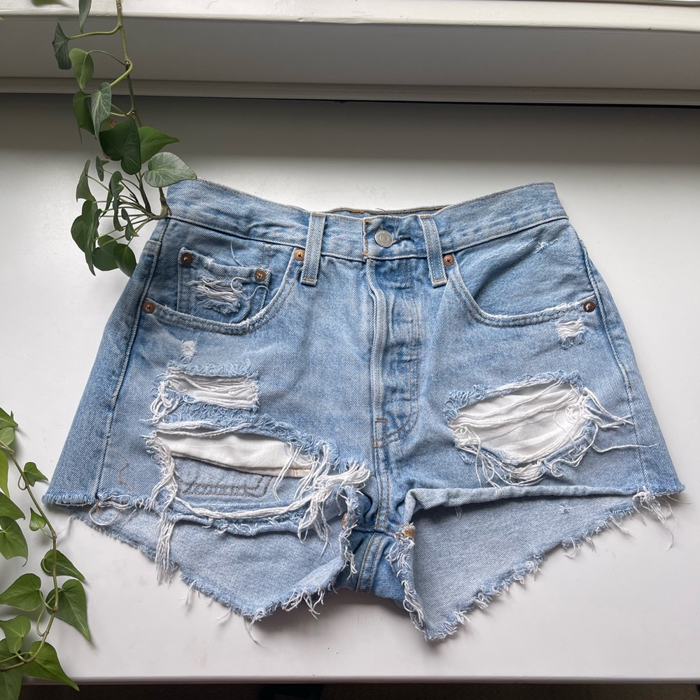 Levi’s 501 Festival Shorts - Size 26
